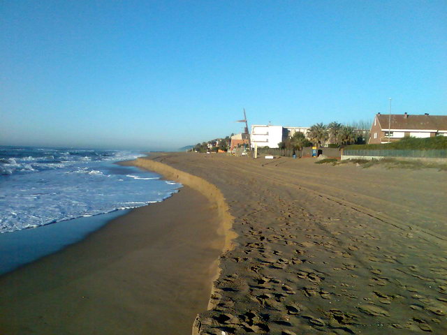 Regressi de la platja de Gav Mar a l'alada del carrer de Premi (22 de Febrer de 2010)